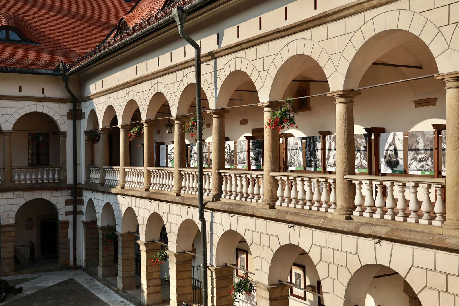 Krużganki w Pałacu Niepołomice puzzle online