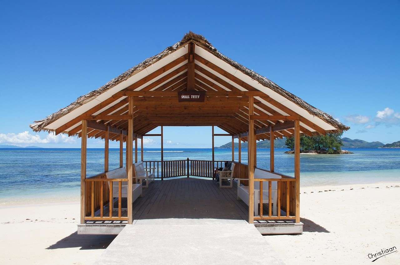 Ocean, plaża, chata plażowa. puzzle online