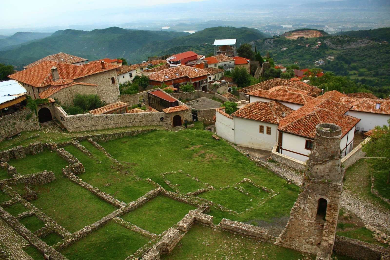 Rruga Kala, Kruje, Albania puzzle online