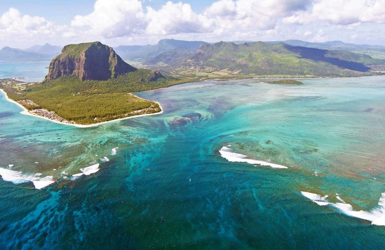 Wyspa i ocean puzzle online