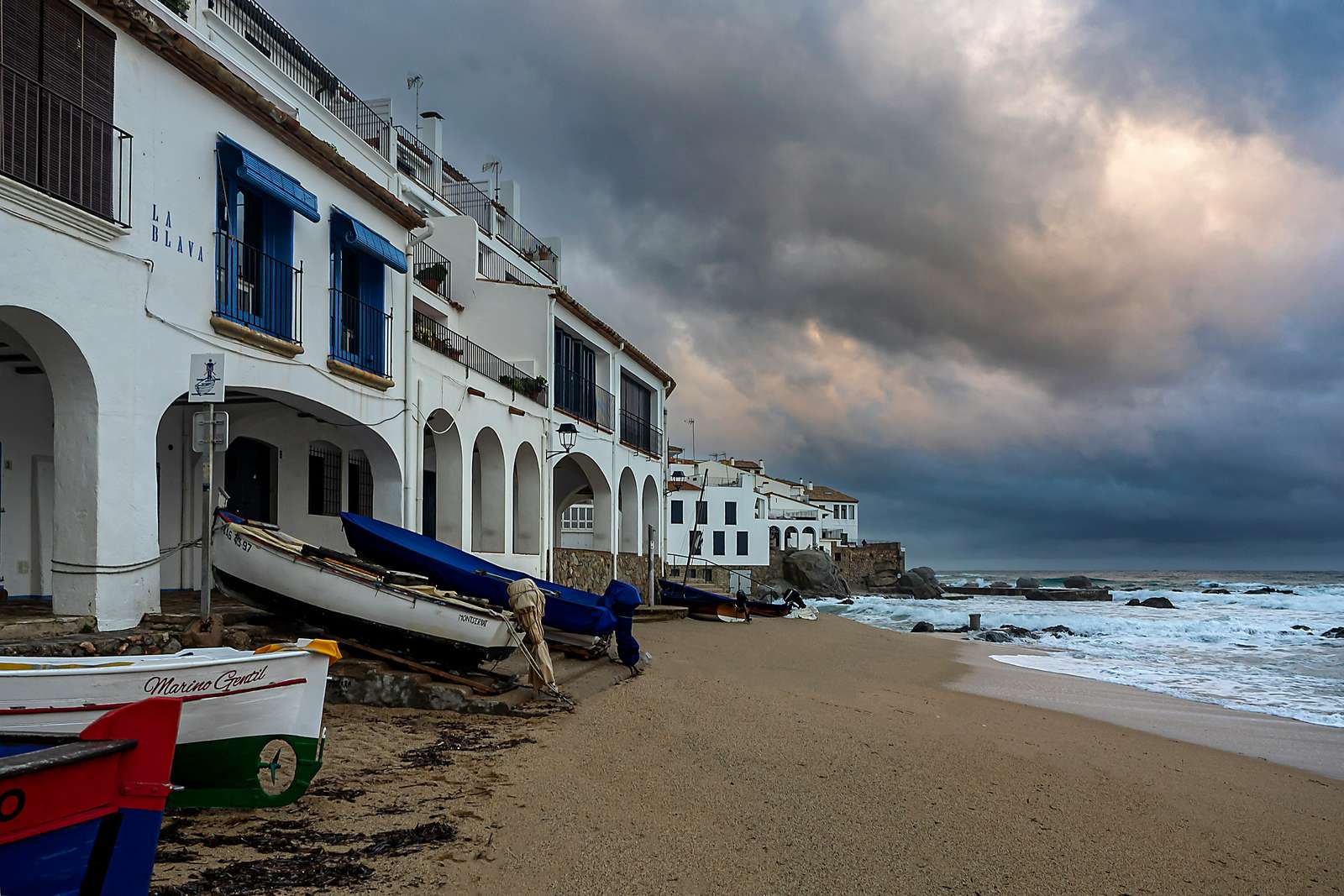 スペイン、ジローナのカレラ・デ・パラフルゲル ジグソーパズルオンライン