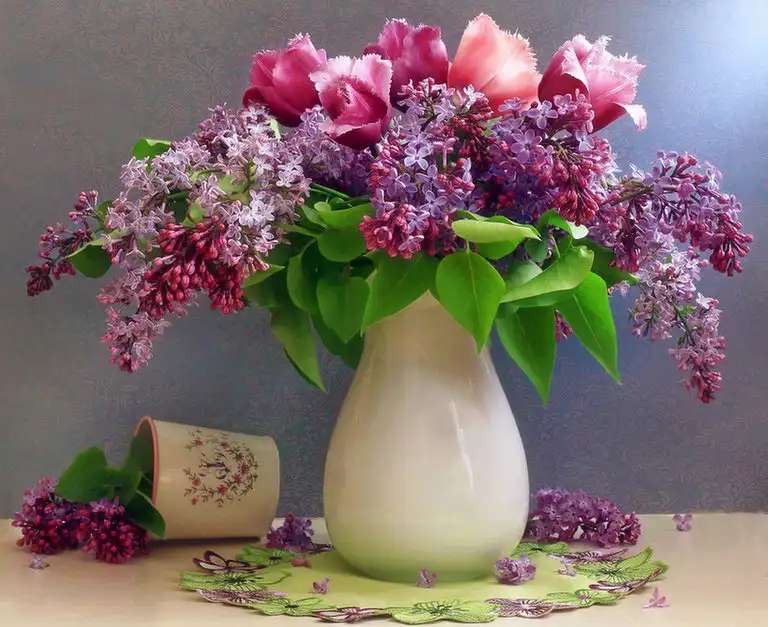 チューリップとライラック ジグソーパズルオンライン