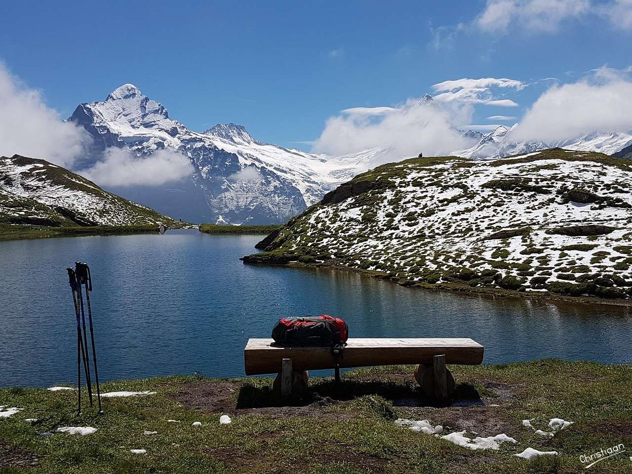 山の湖、ベルナーオーバーランド、ハイキングツアー。 ジグソーパズルオンライン