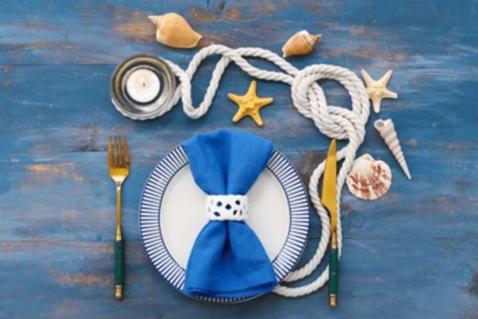 航海スタイルの皿とカトラリー オンラインパズル