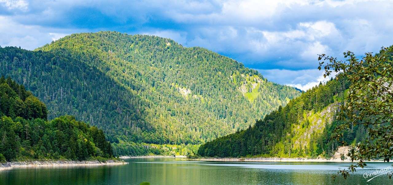 山、湖、雲、森。 オンラインパズル