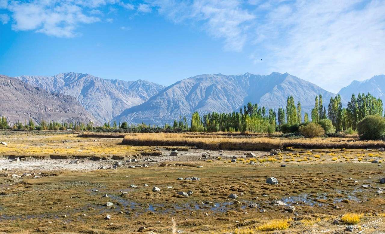 ラダック、ヒルズ、インド。 オンラインパズル