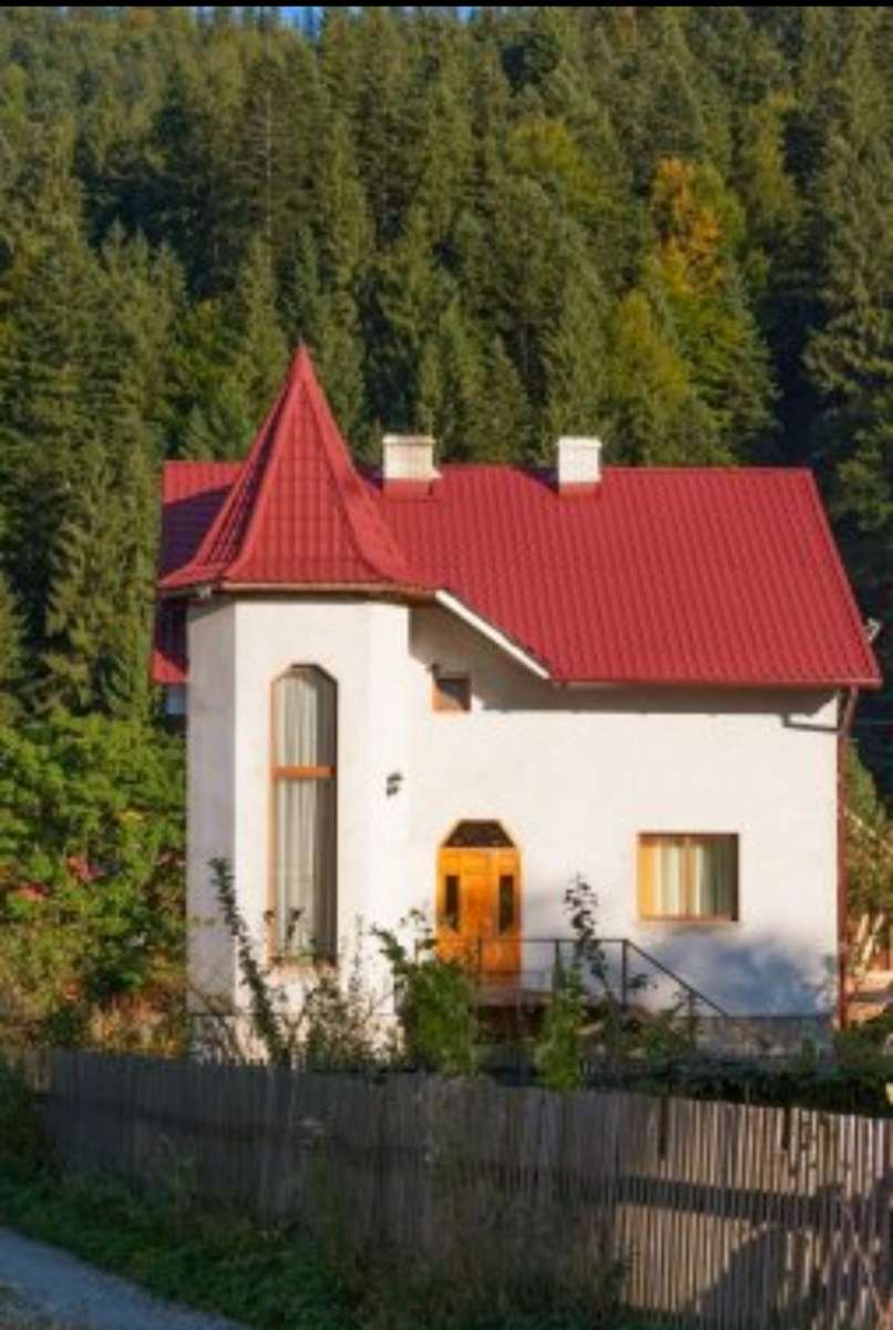 赤い屋根のあるホワイトハウス ジグソーパズルオンライン