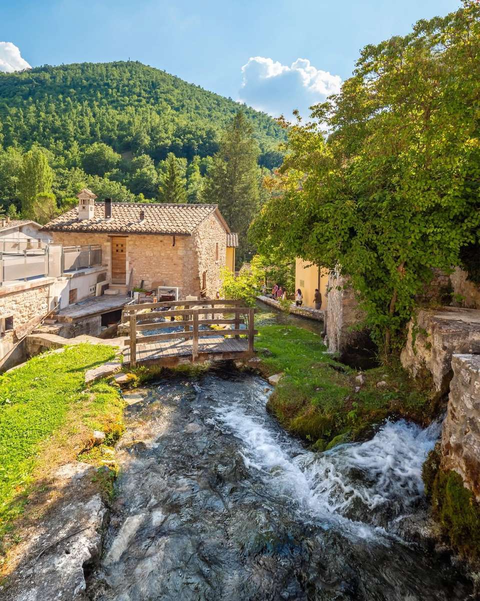 ウンブリア州ラジリア村 ジグソーパズルオンライン