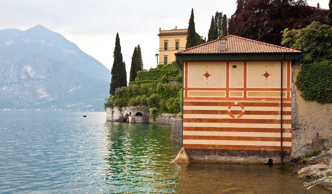 海岸線、自然、湖の暮らし。 オンラインパズル