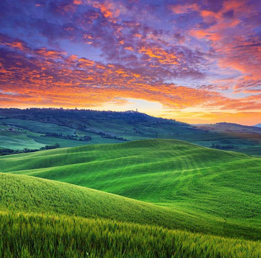 イタリア、トスカーナの緑の丘 オンラインパズル