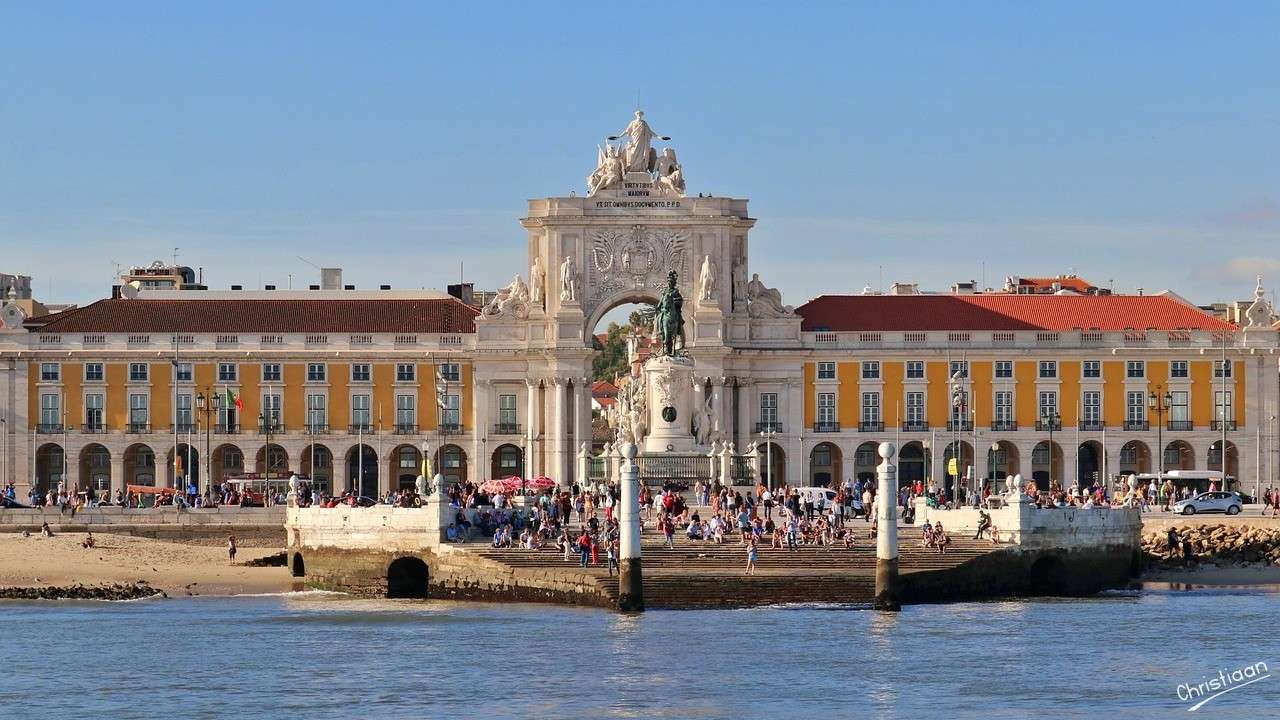 リスボン、フロアの商業広場。 オンラインパズル