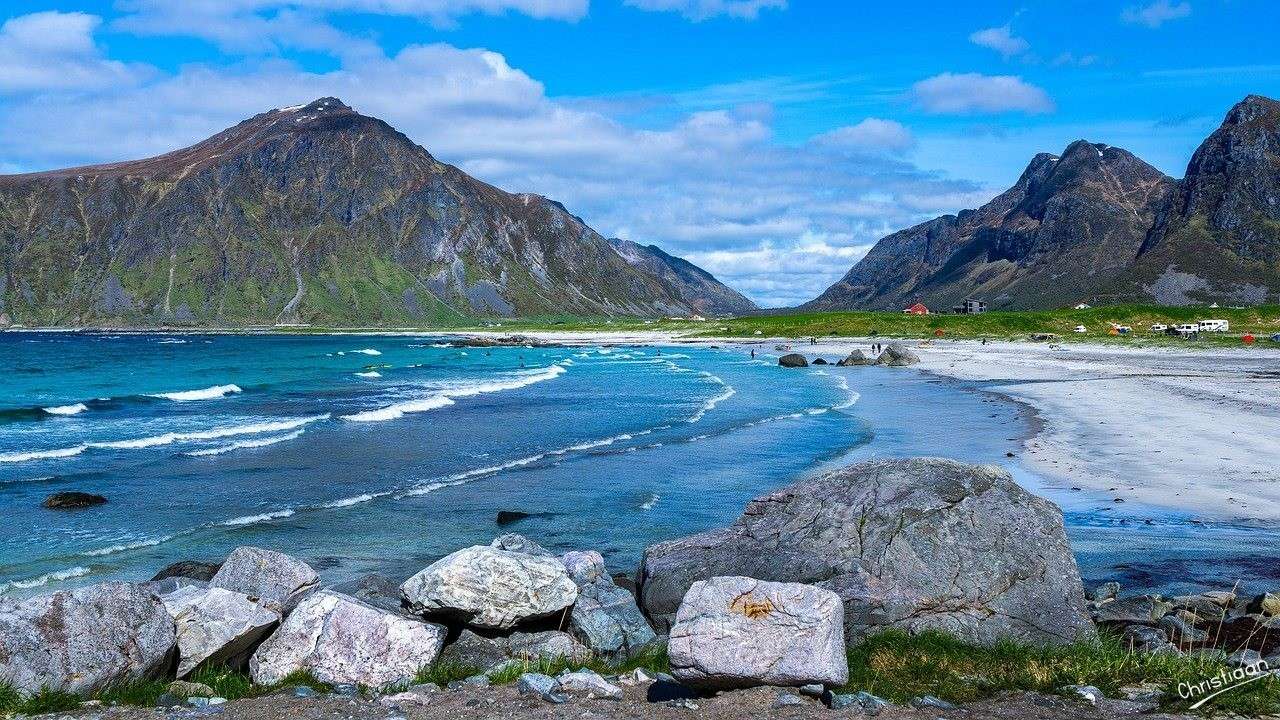 ビーチ、波、海。 オンラインパズル