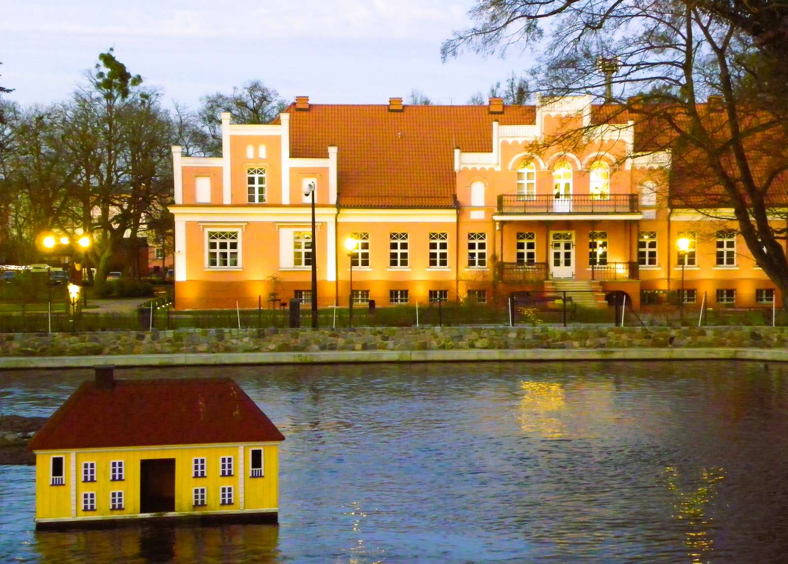 水上のアヒルの宮殿 ジグソーパズルオンライン