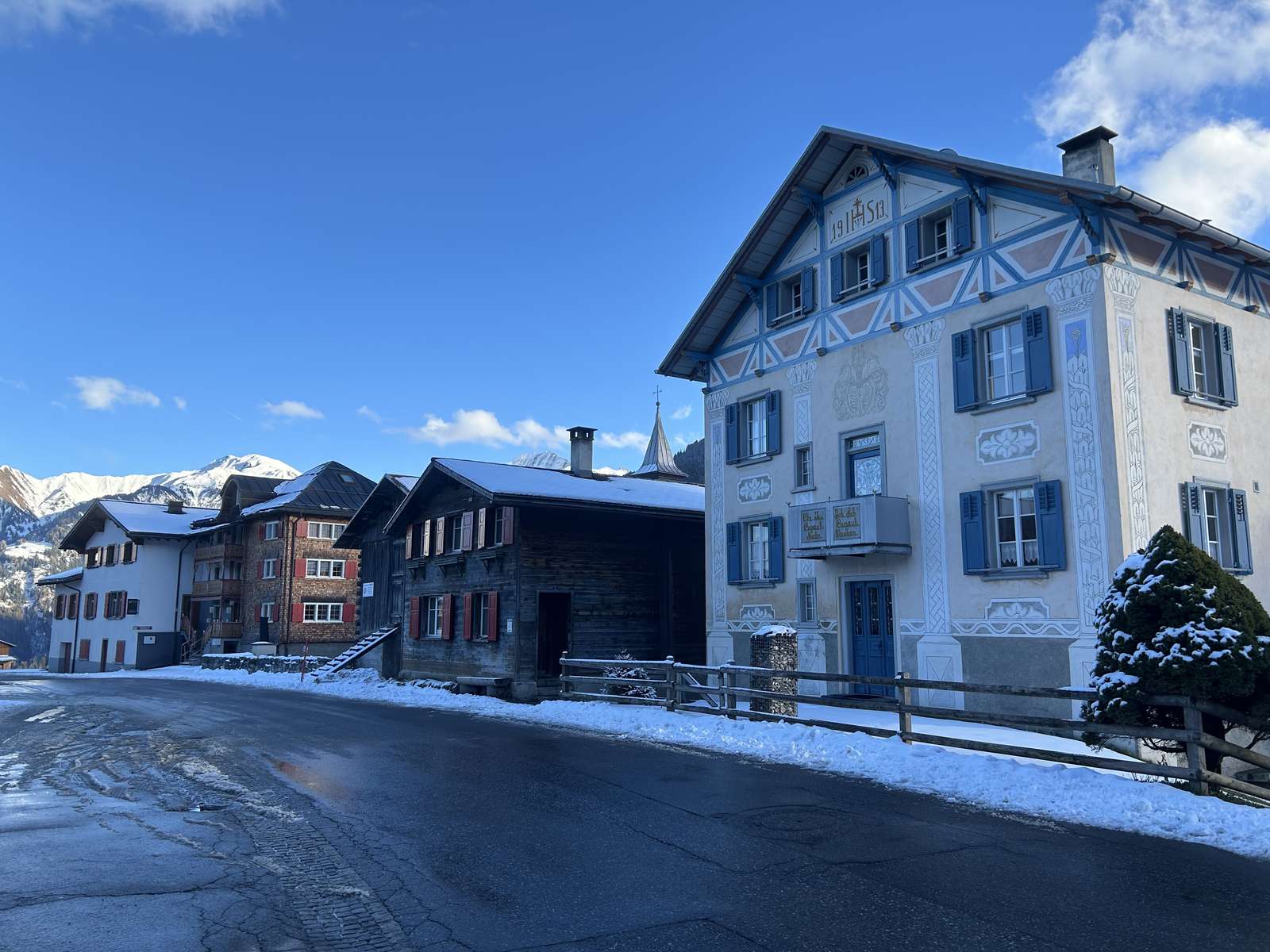 スイスのグラウビュンデン州の村 オンラインパズル