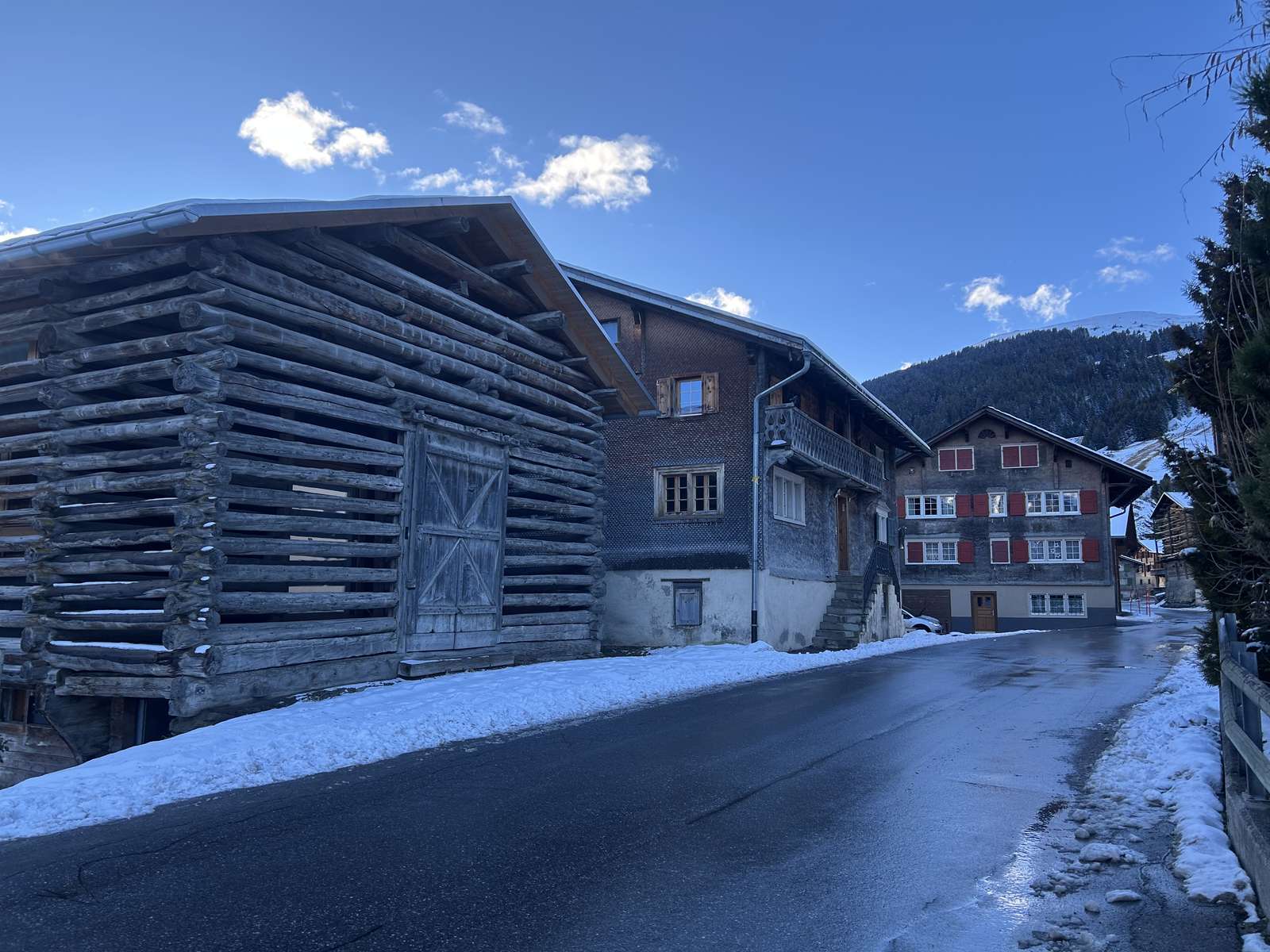 冬のグラウビュンデン村 オンラインパズル