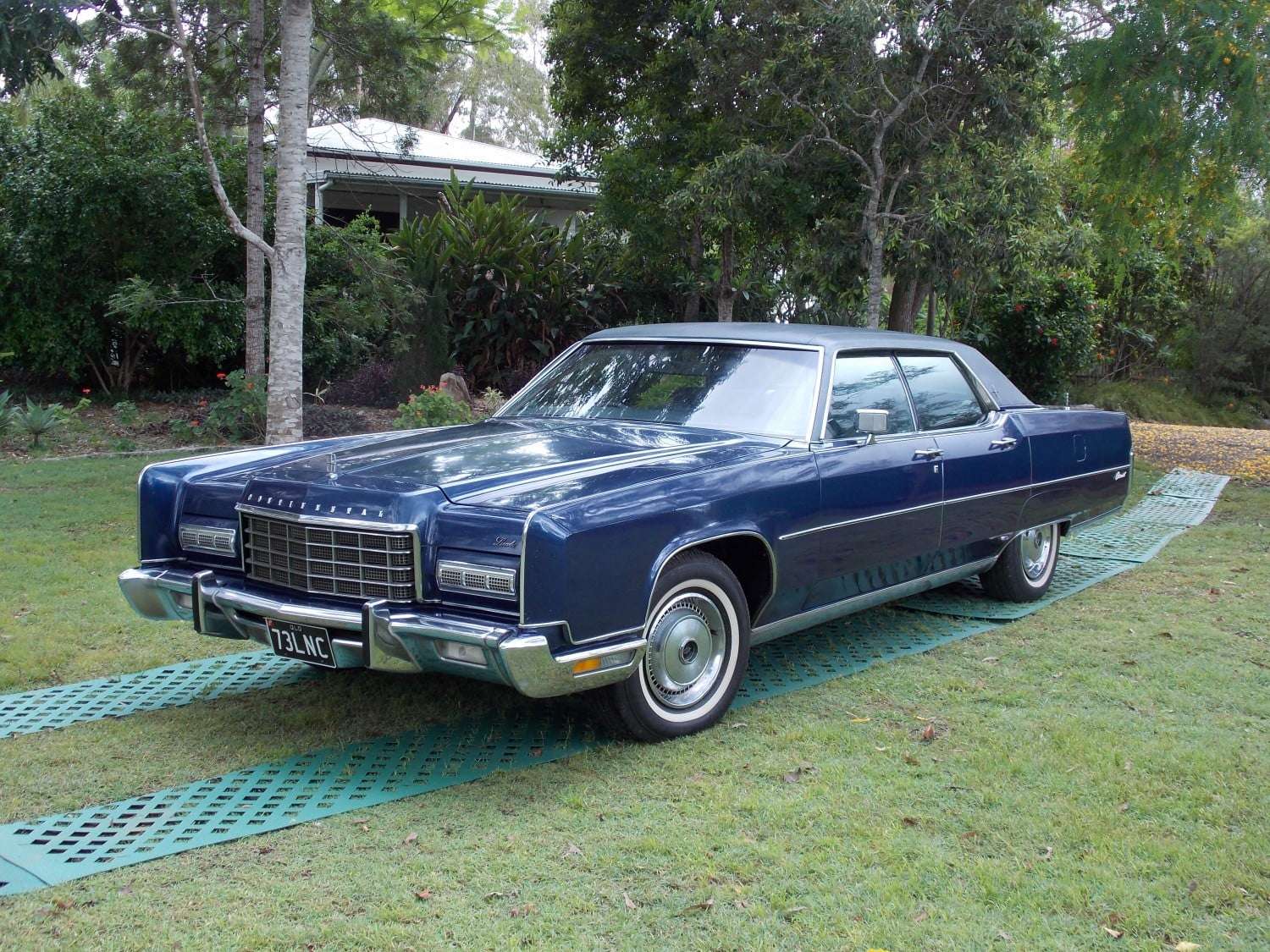 1973 Lincoln Continental sedan παζλ online