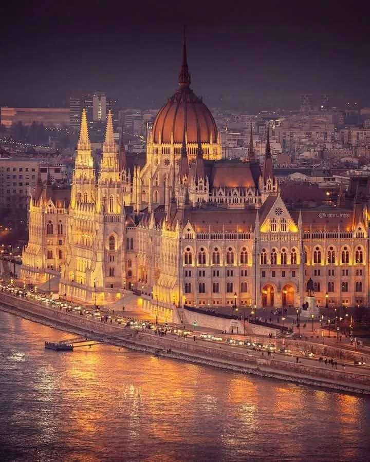 Fantastiska Budapest Pussel online