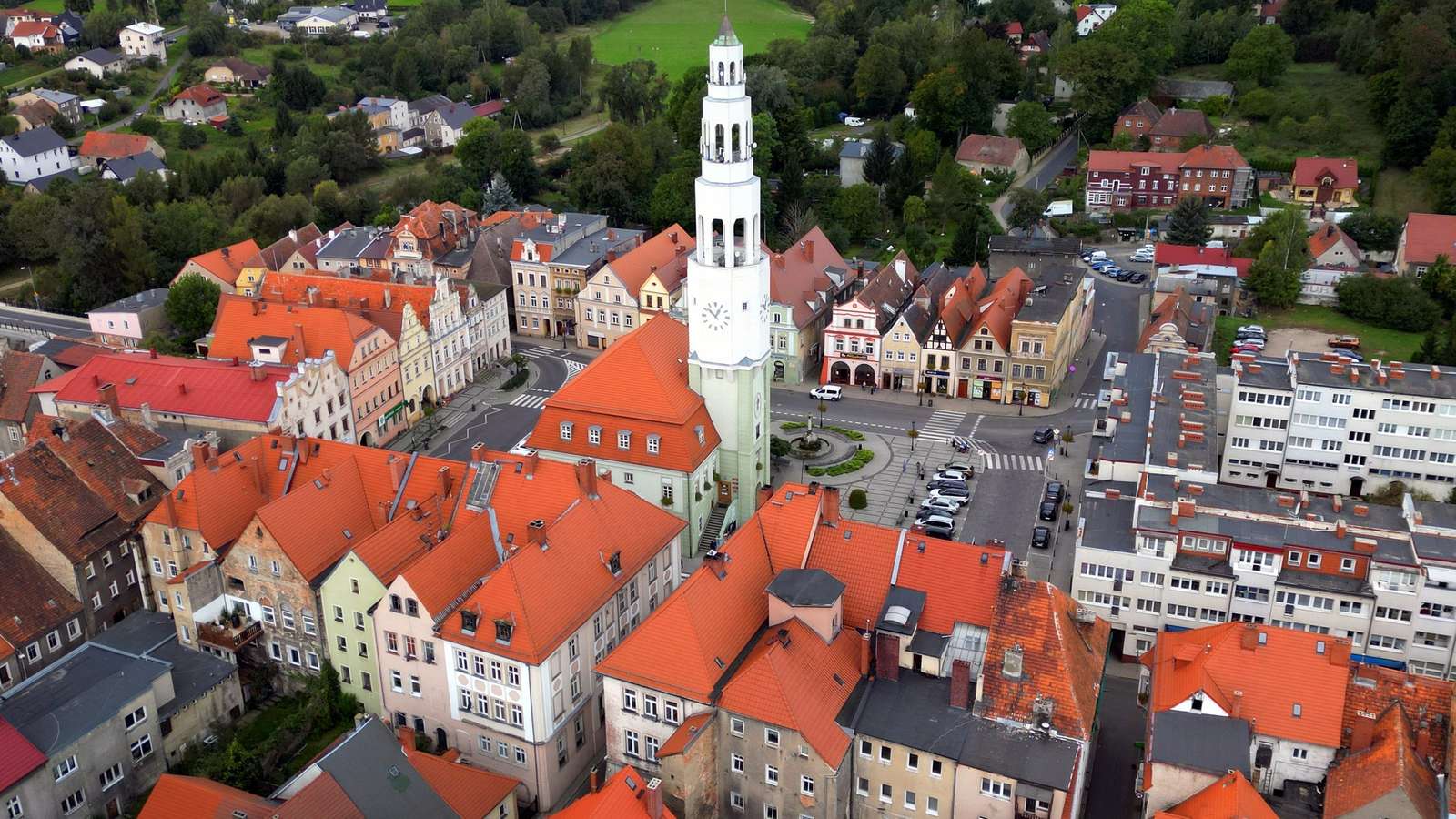 Κόκκινες στέγες στο Gryfów Śląski παζλ online