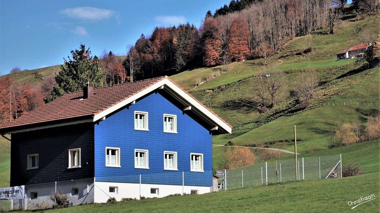 ブルーハウス、コテージ、山。 ジグソーパズルオンライン