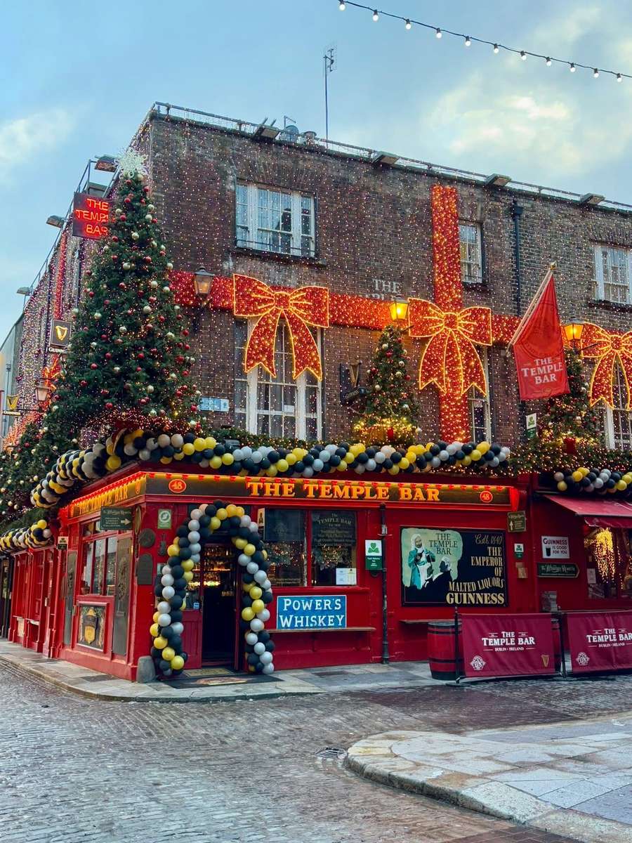 Bâtiment décoré de manière festive puzzle en ligne