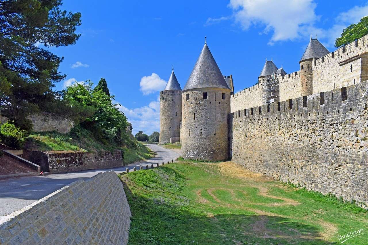 Mauern, Türme, Festung. Puzzlespiel online