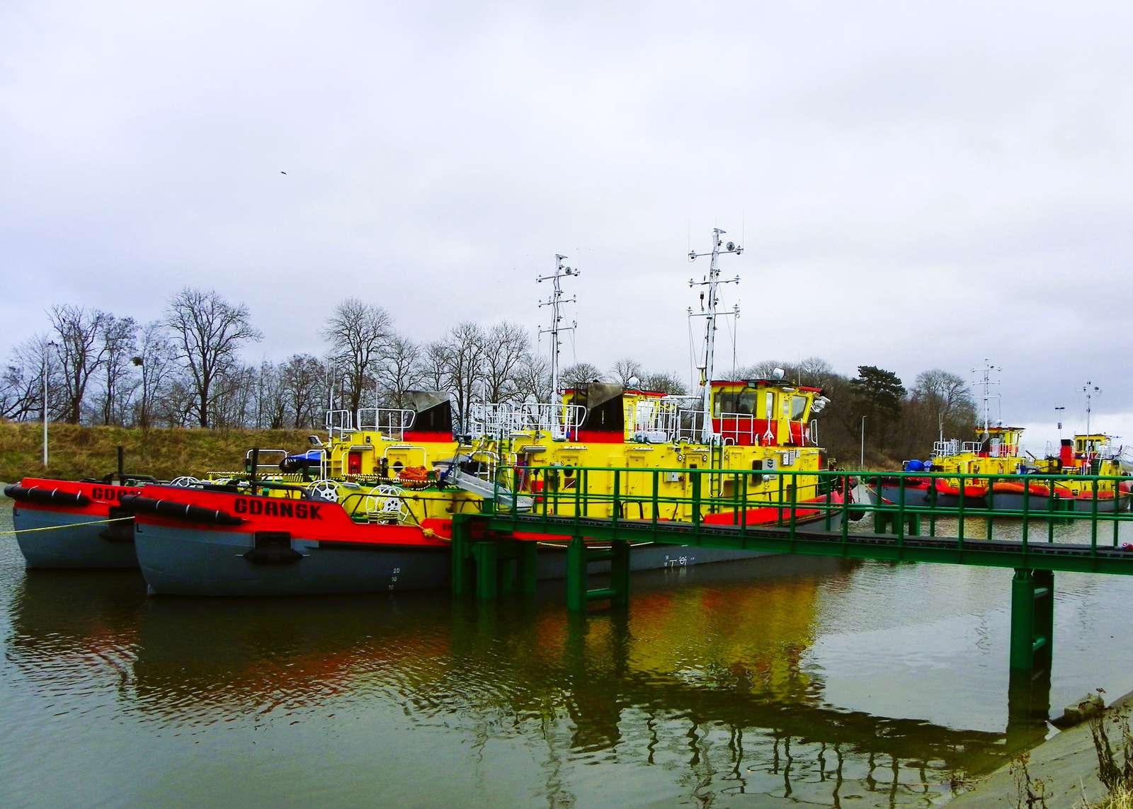 Rompighiaccio a Przegalin, inverno puzzle online