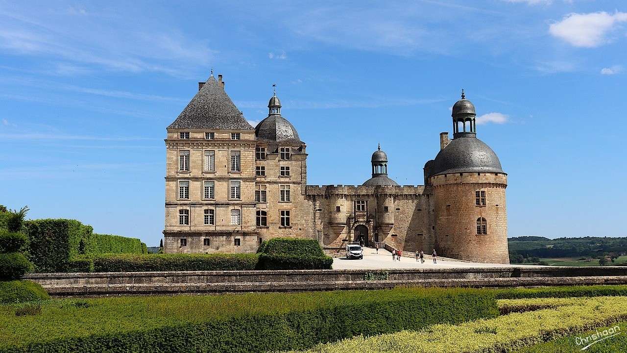 Castel, Castelul Hautefort, Istoric. jigsaw puzzle online
