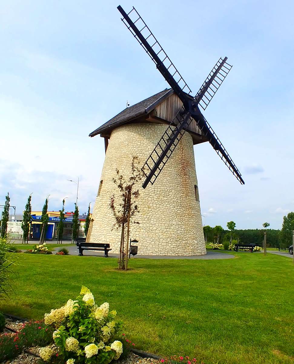 Väderkvarn i Krasocin Pussel online