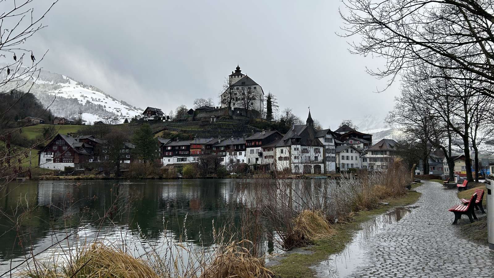 Castello Werdenberg in inverno puzzle online