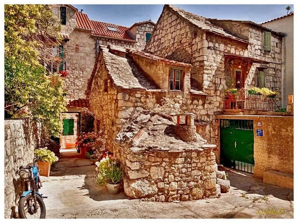Stone houses in a small town jigsaw puzzle online