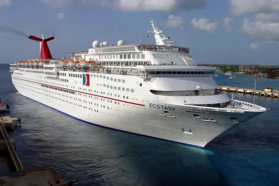 Nave turistica puzzle online