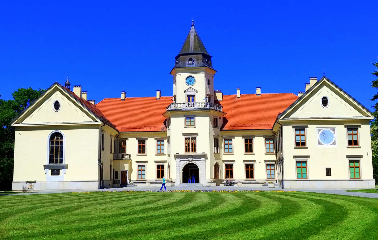 Castle in Dzików jigsaw puzzle online