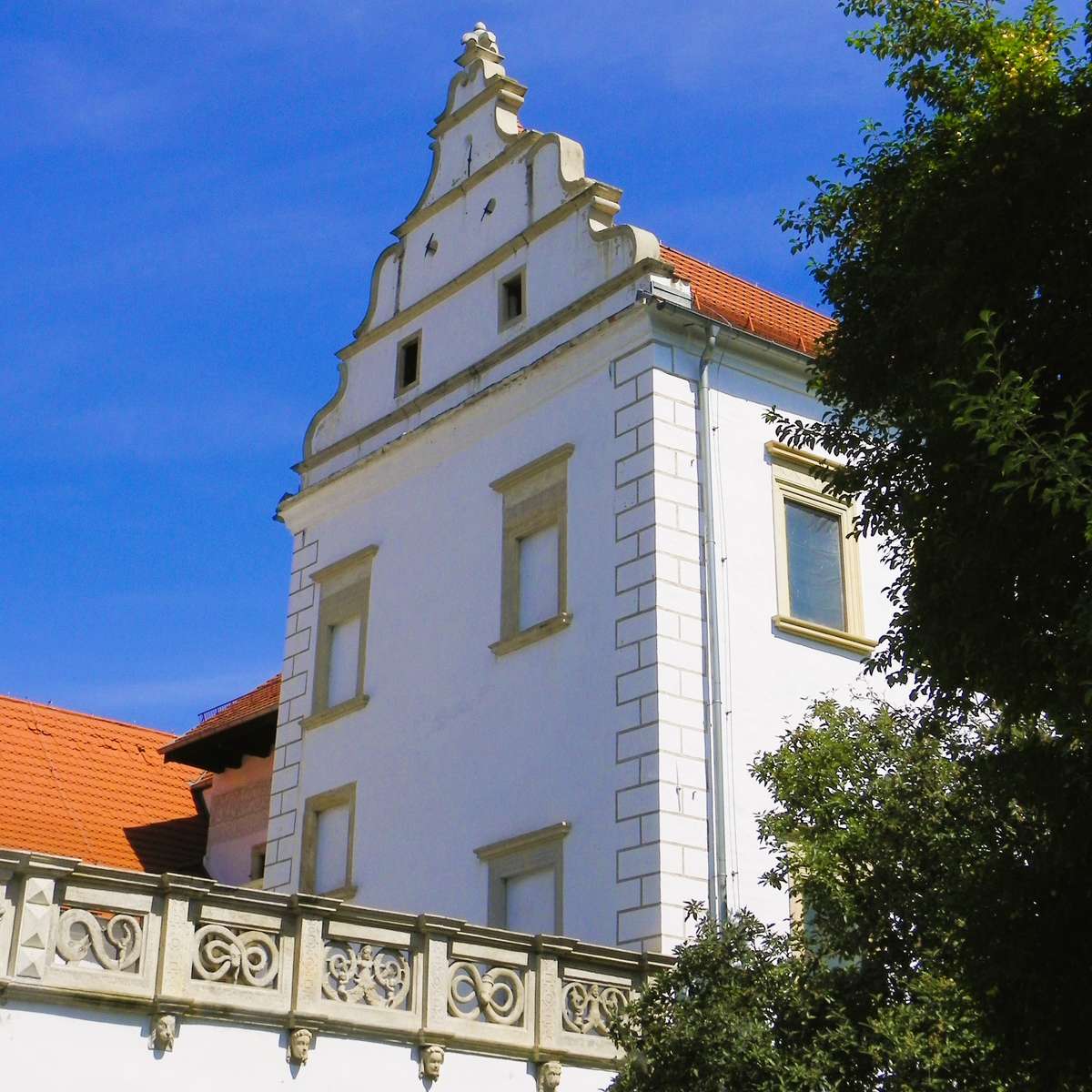 Castle in Prochowice, located in the province of Lower Silesia jigsaw puzzle online