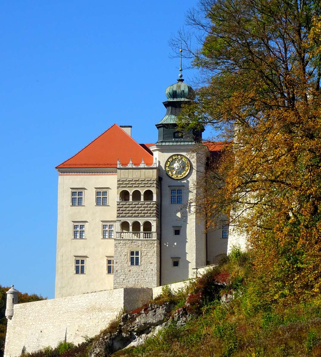 Pieskowa Skała Castle jigsaw puzzle online