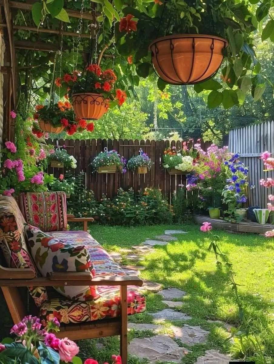 Fantastic garden online puzzle