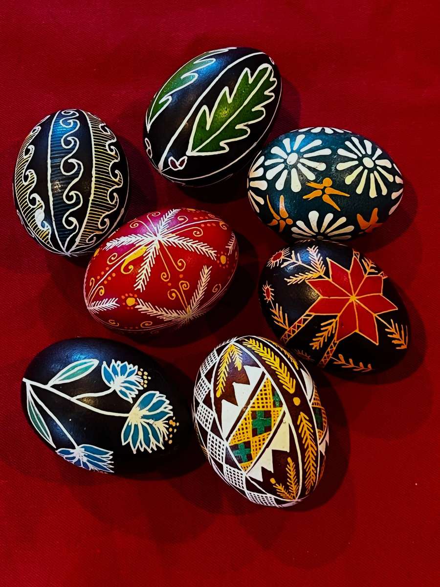 Easter eggs online puzzle