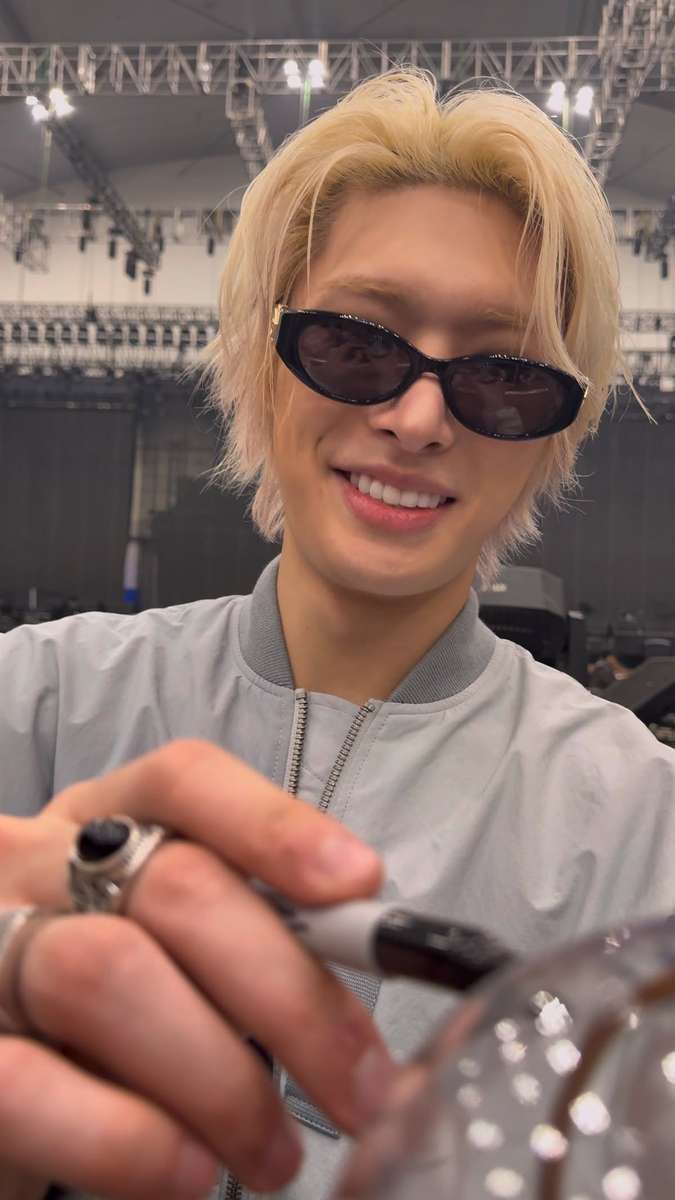 Mingi autograph jigsaw puzzle online