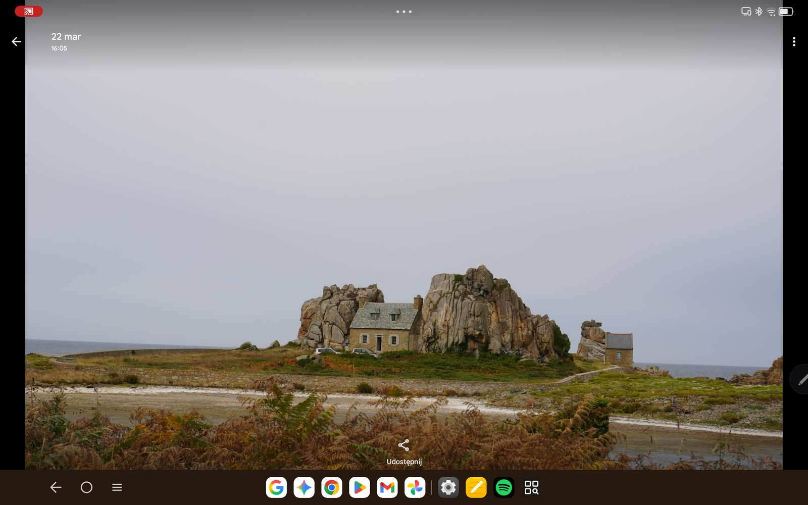 The house between the rocks jigsaw puzzle online