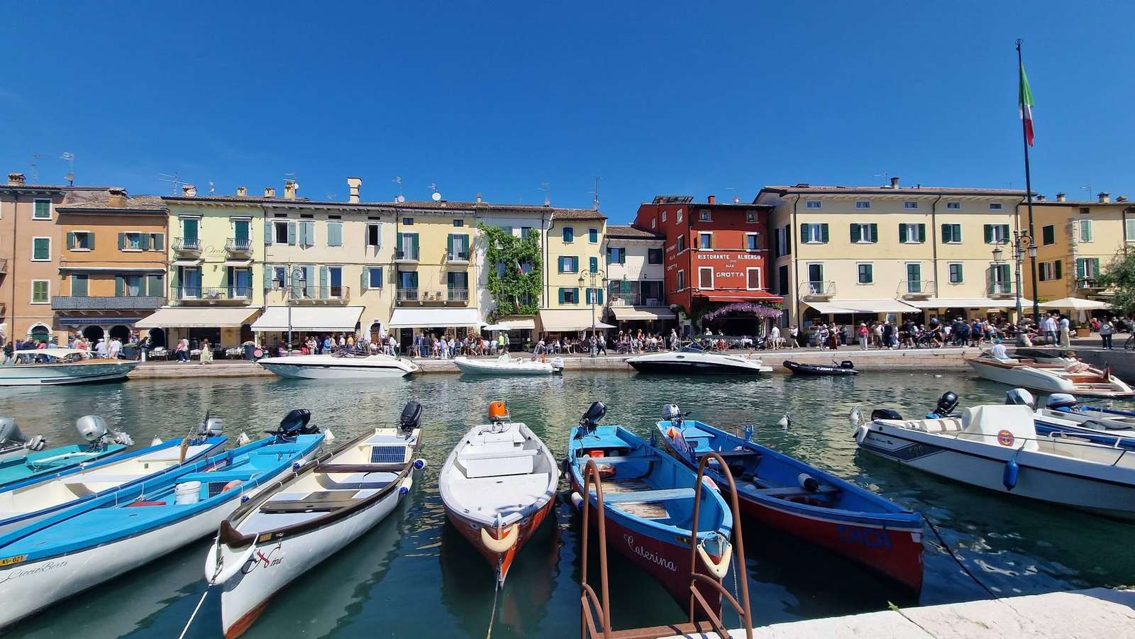 On the shores of Lake Garda online puzzle