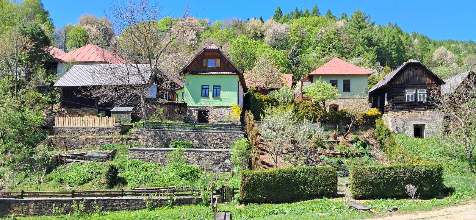 Huetten in den Bergen Puzzlespiel online