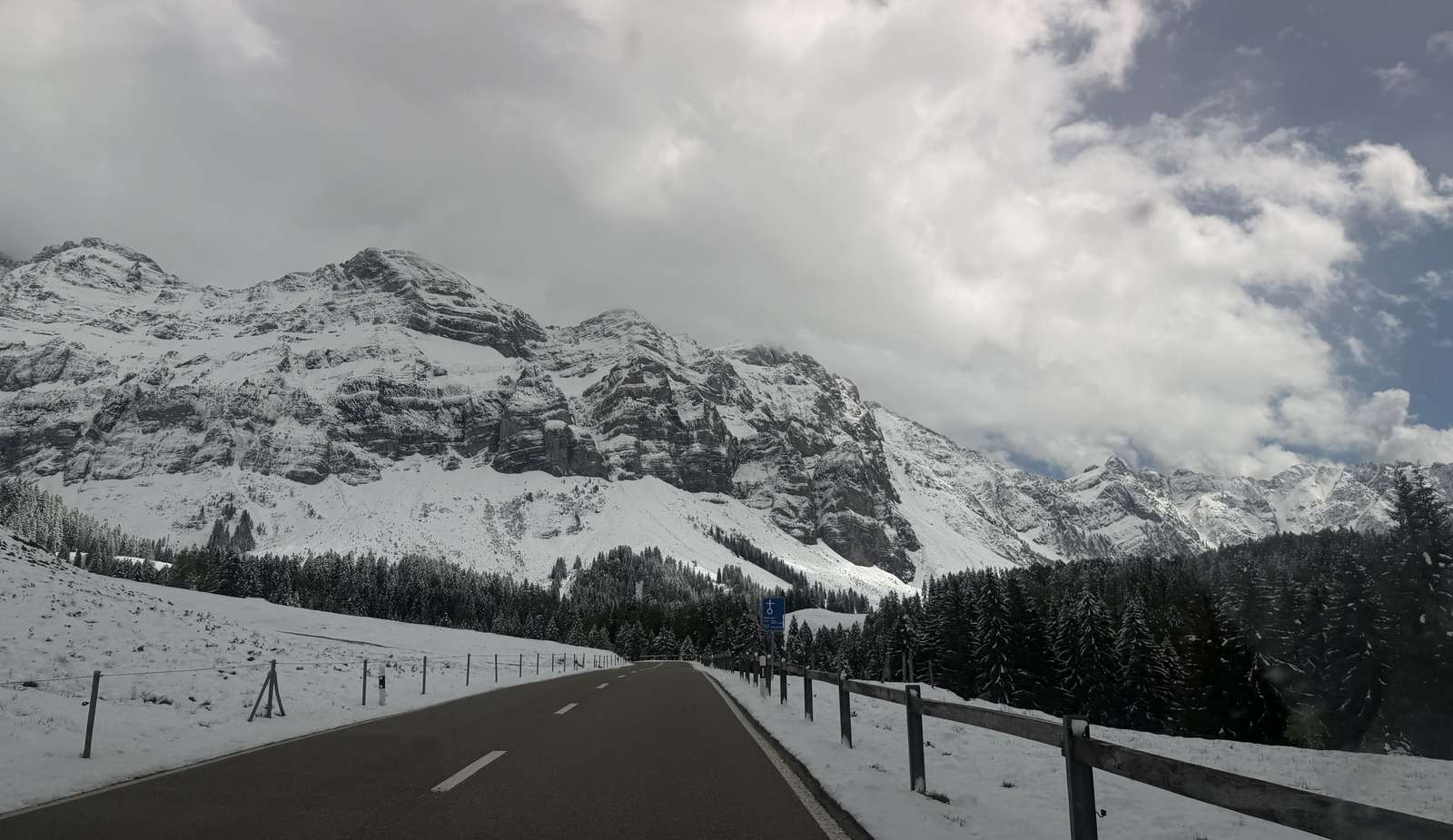 Svizzera montagne neve nuvole Appenzell puzzle online