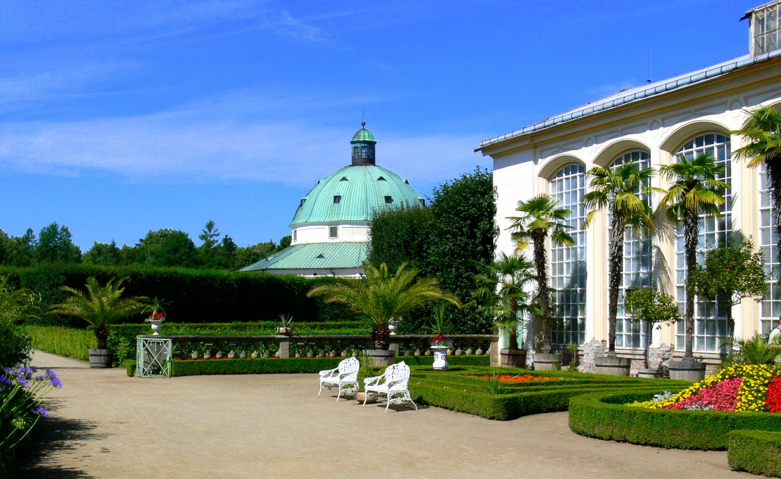 Blomsterträdgård i Kromieryż pussel på nätet