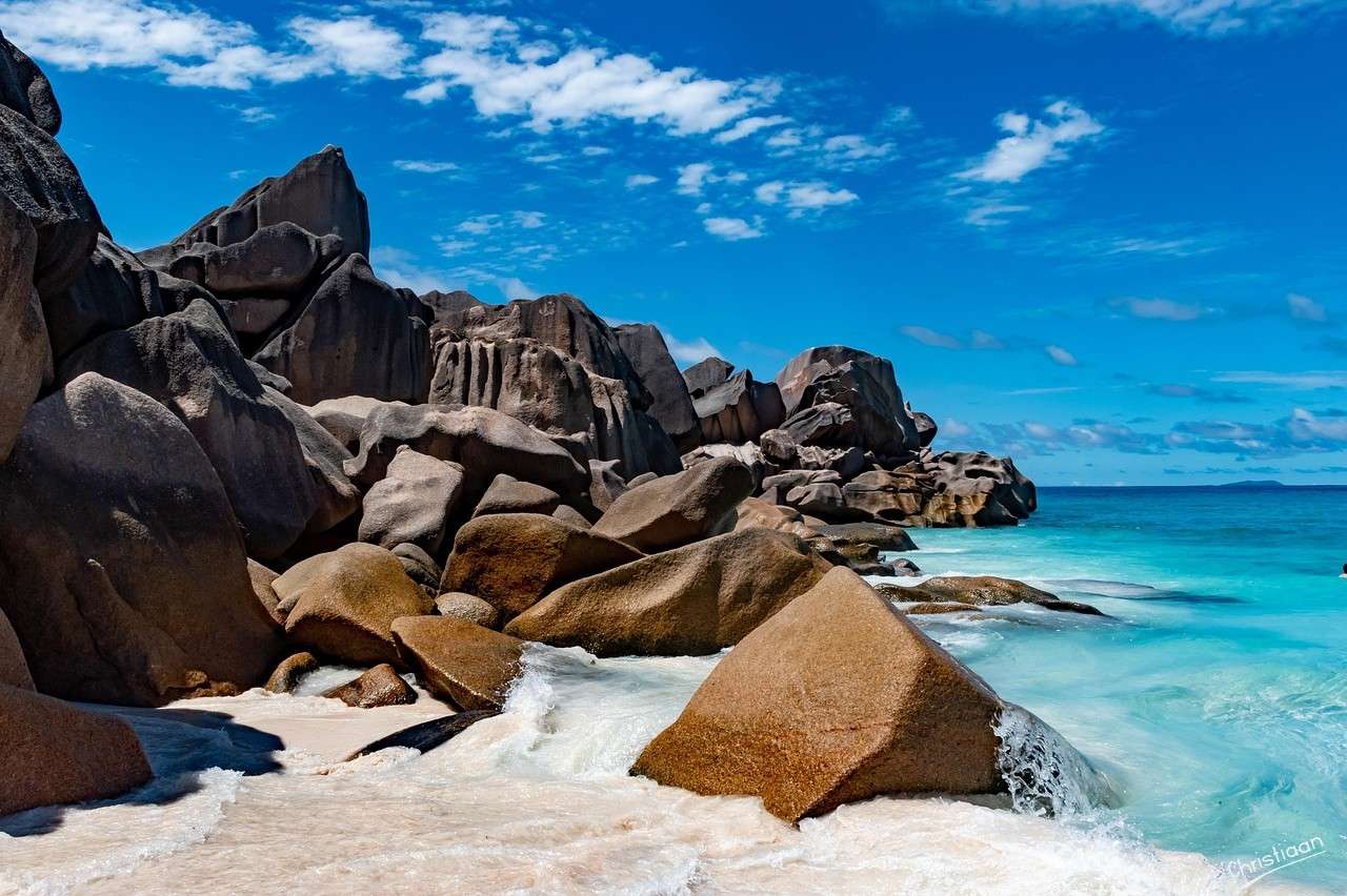 Beach, Basalt rocks, Seychelles. jigsaw puzzle online