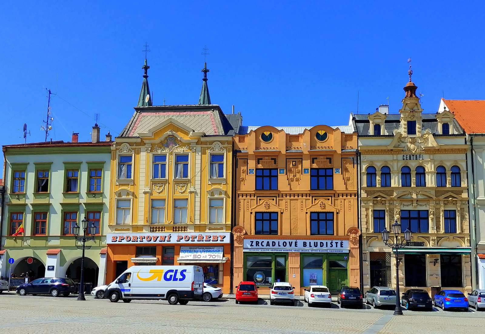 Immeubles historiques à Kromieryż puzzle en ligne