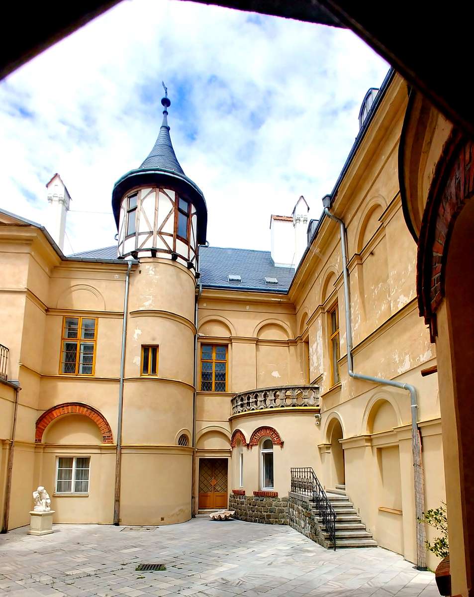 Castelo em Radun quebra-cabeças online