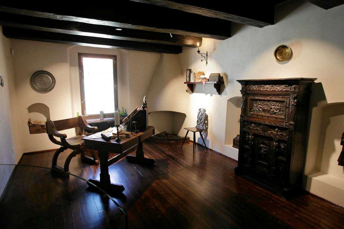 O interior de um cortiço em Toruń - a casa de Copérnico. puzzle online