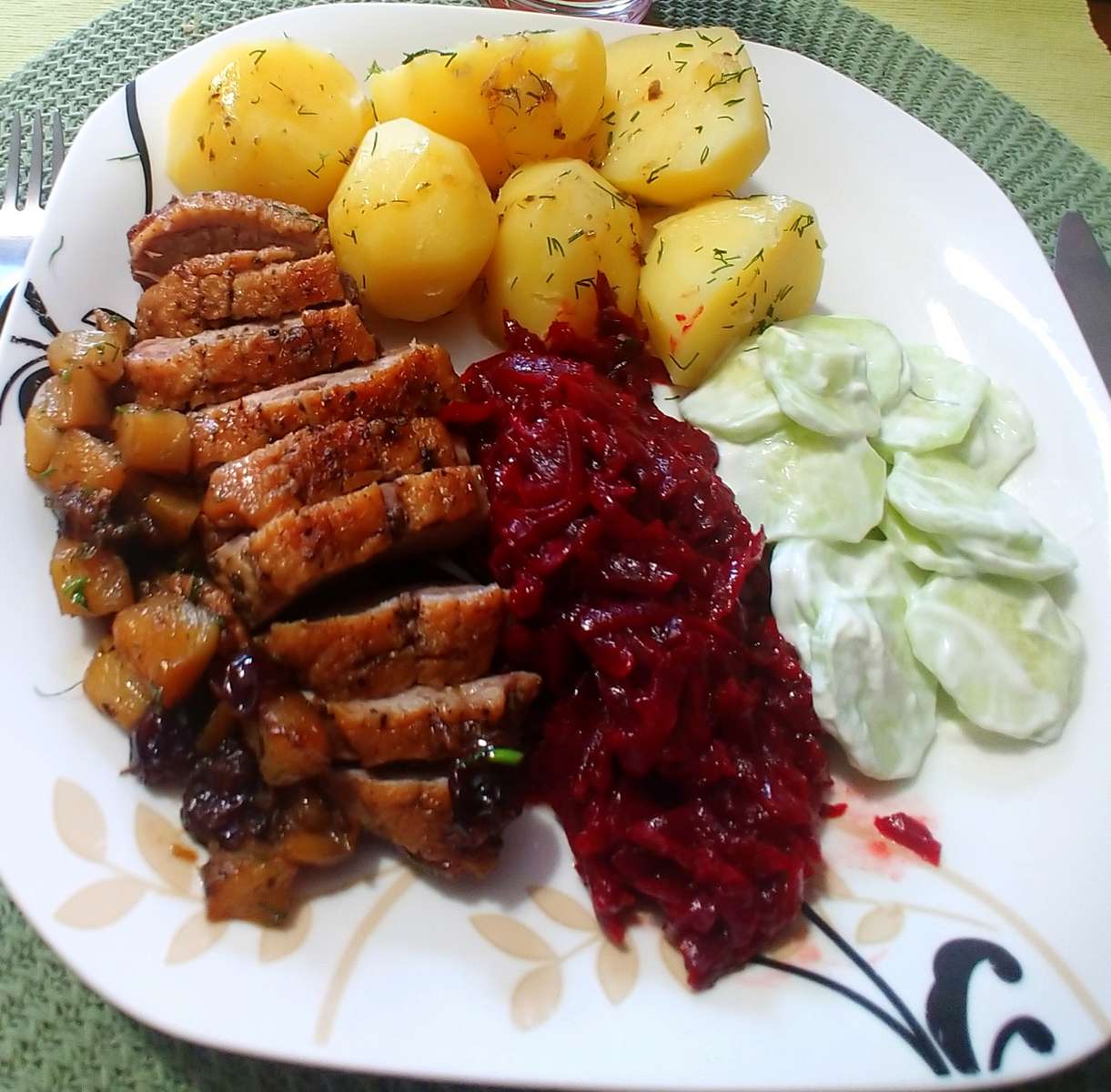 Juicy duck breast jigsaw puzzle online