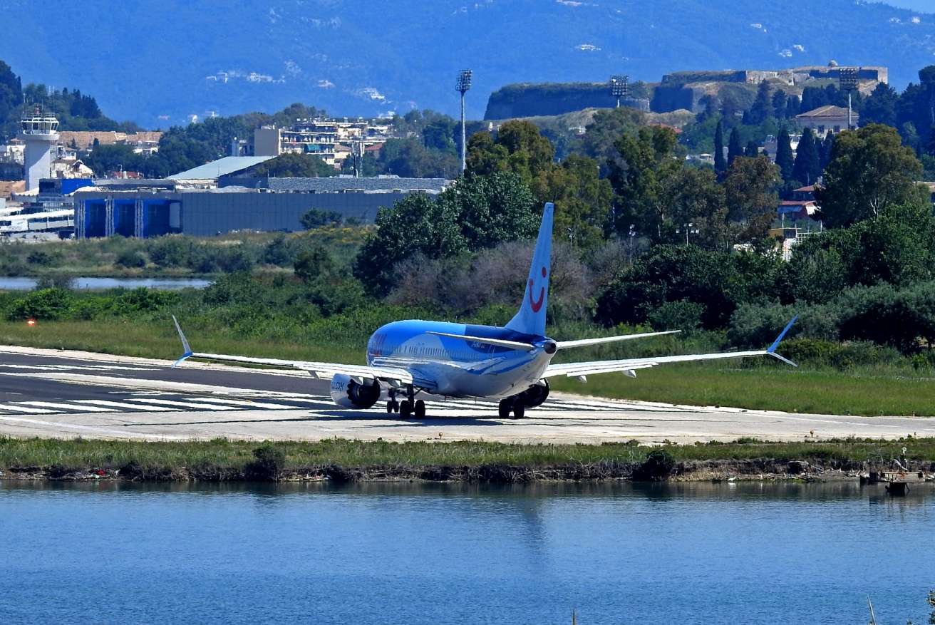 Corfu - aeroporto puzzle online