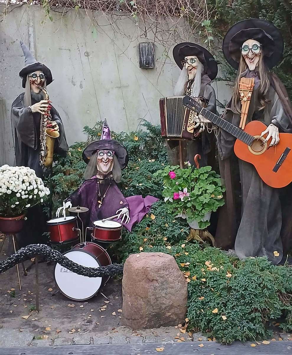 Un raduno musicale di streghe puzzle online