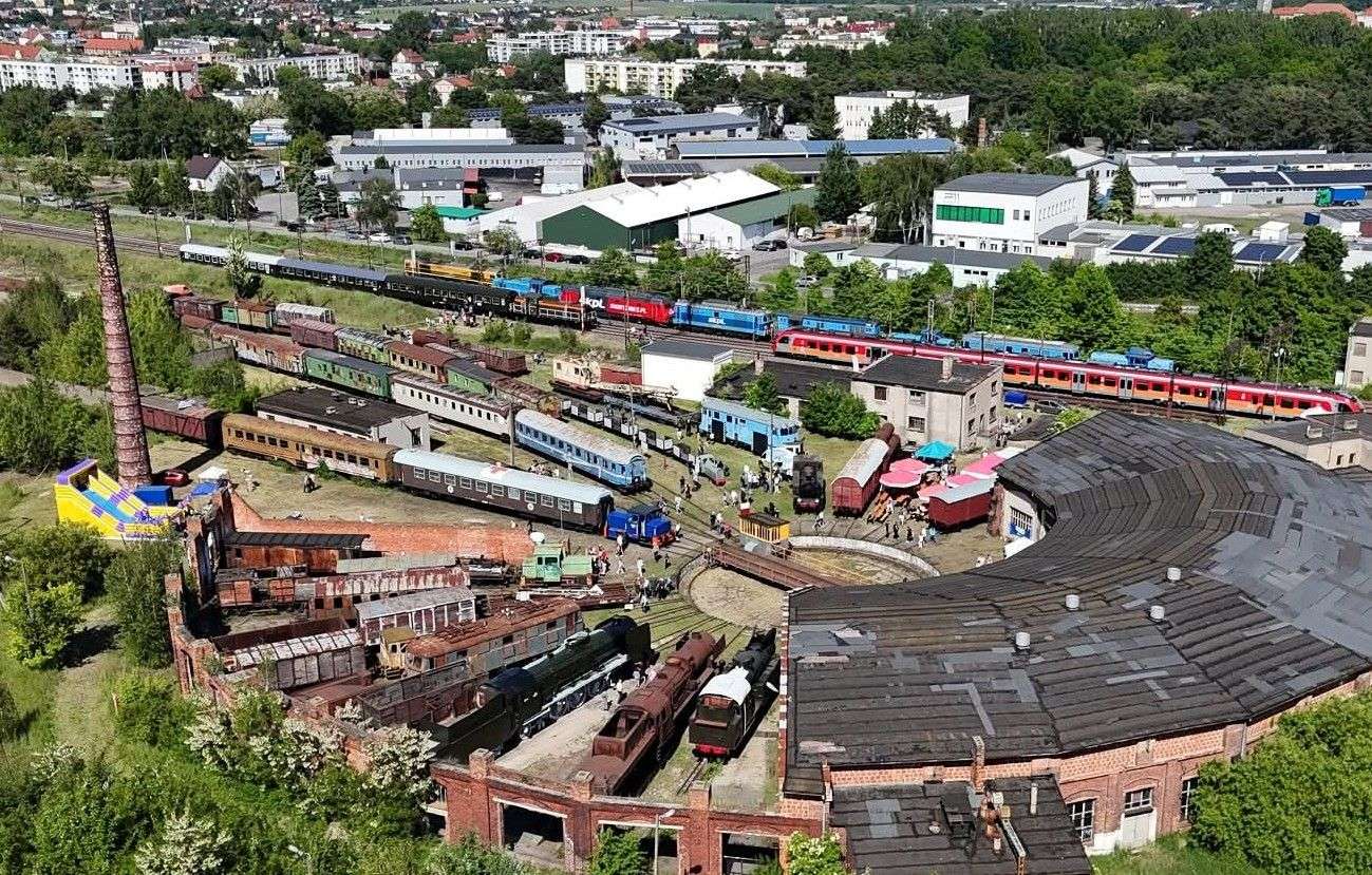 Museo della rimessa delle locomotive Jarocin puzzle online